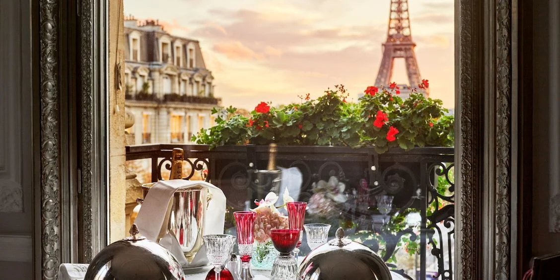 Haute Couture Eiffel Suite 1