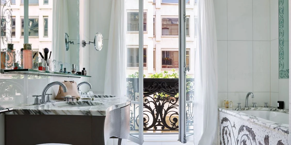 Haute Couture Eiffel Suite 2