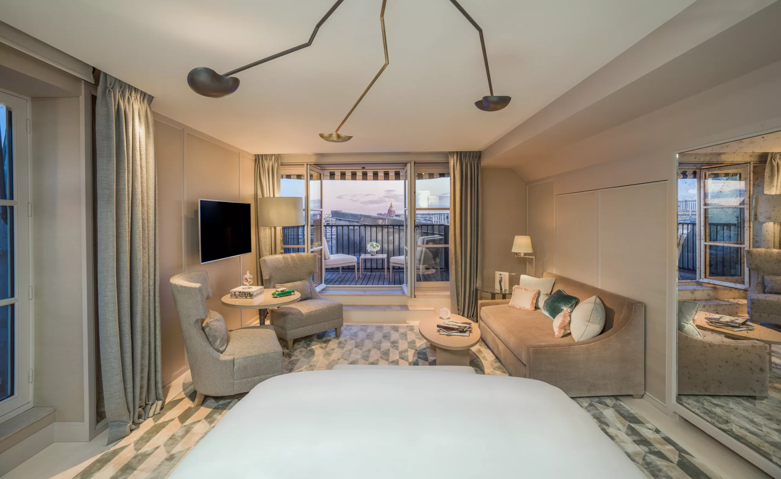 Hotel de Crillon_702_SUITE SIGNATURE LE PEINTRE_©Adrian Houston_2019 (3)-1