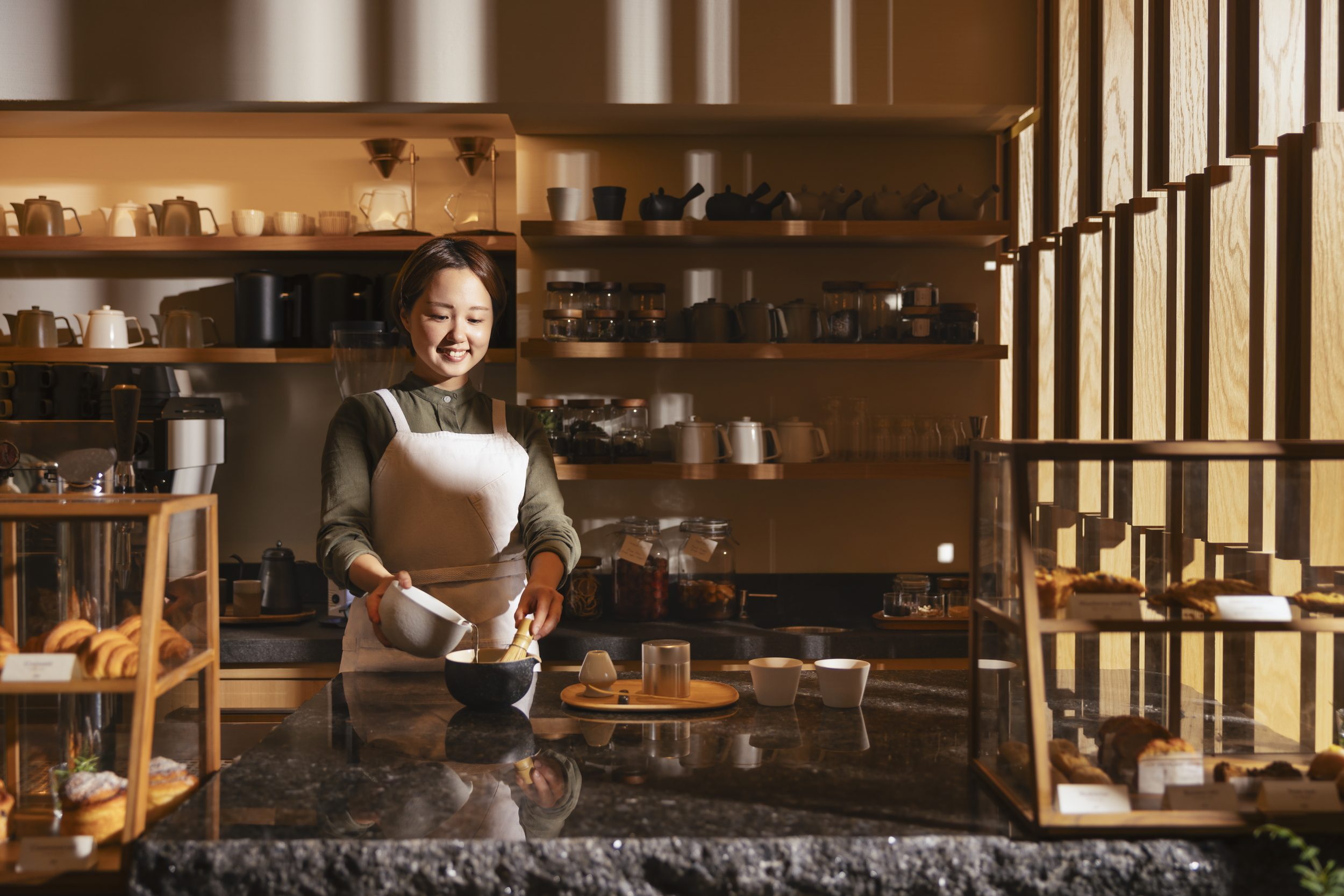 Cafe_Sekki_tea_making_2