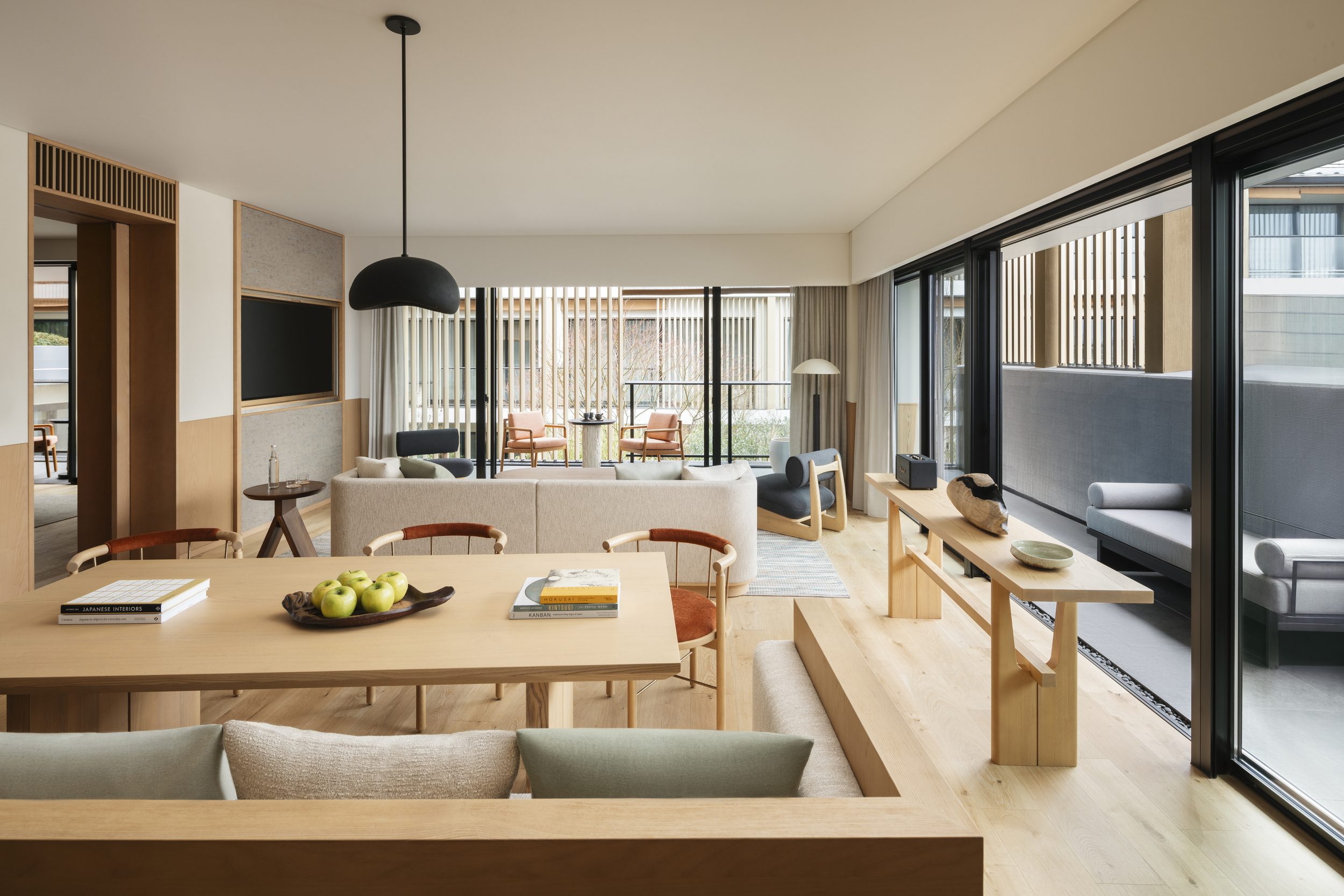 Grand_Premier_Suite_Living_1