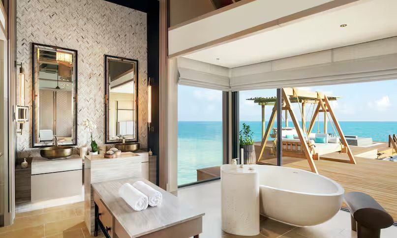 3.-grand-overwater-villas-bathroom