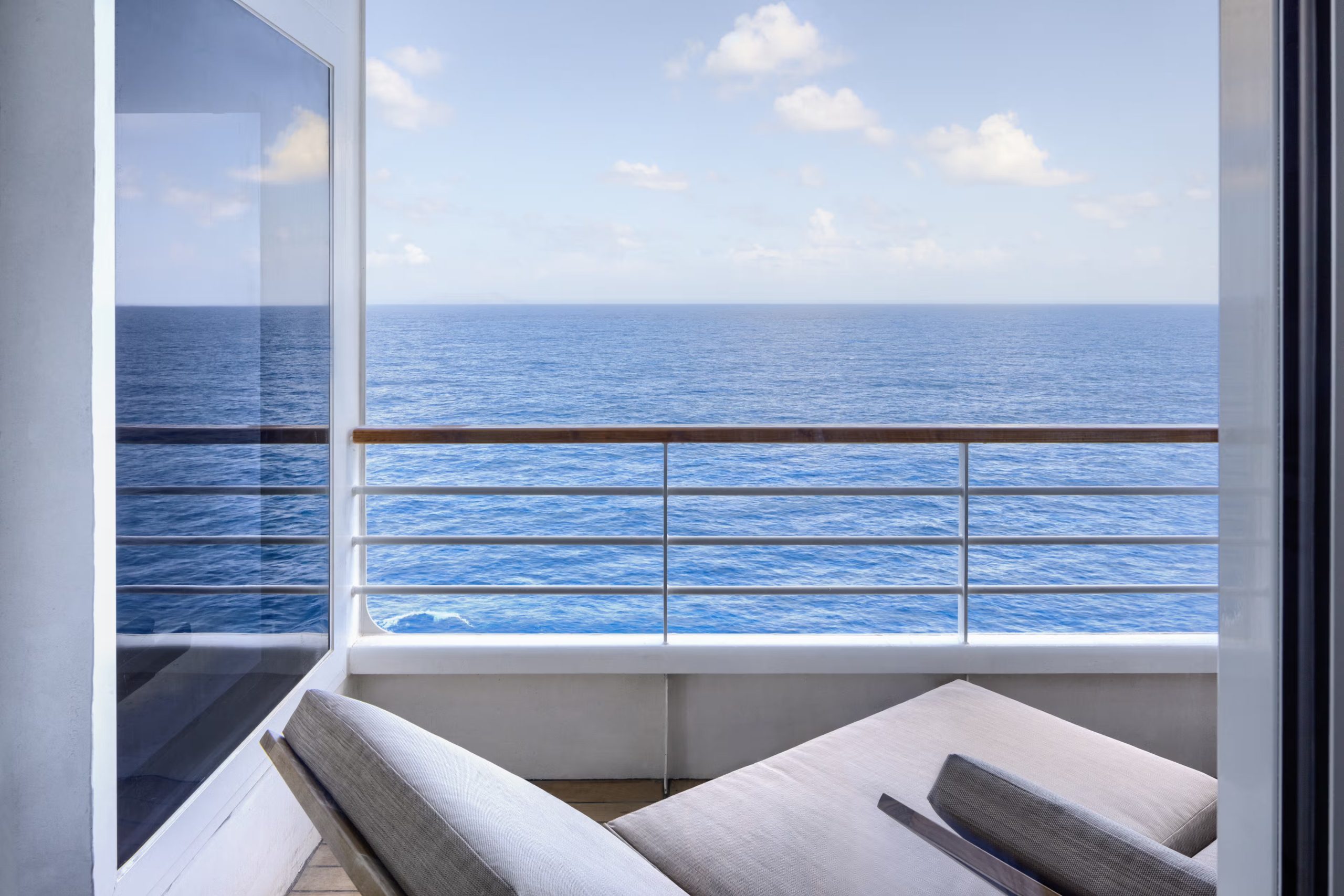 CRYSTAL PENTHOUSE SUITE 5