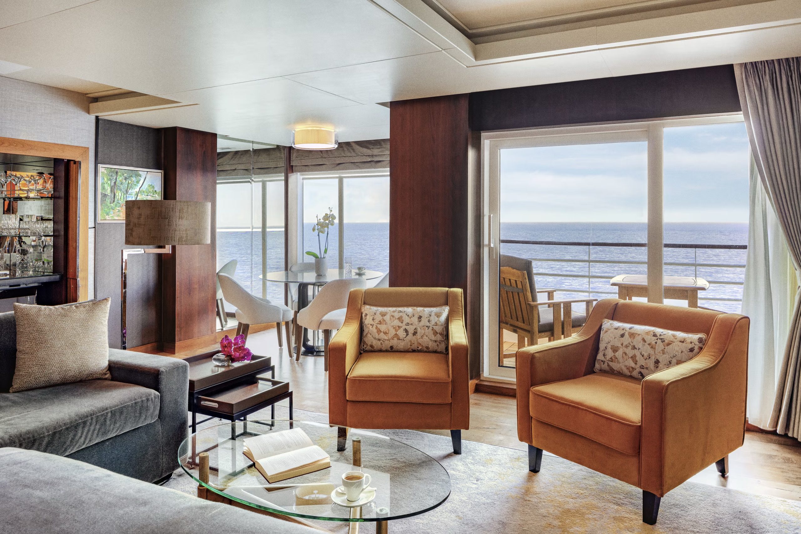CRYSTAL PENTHOUSE SUITE 6