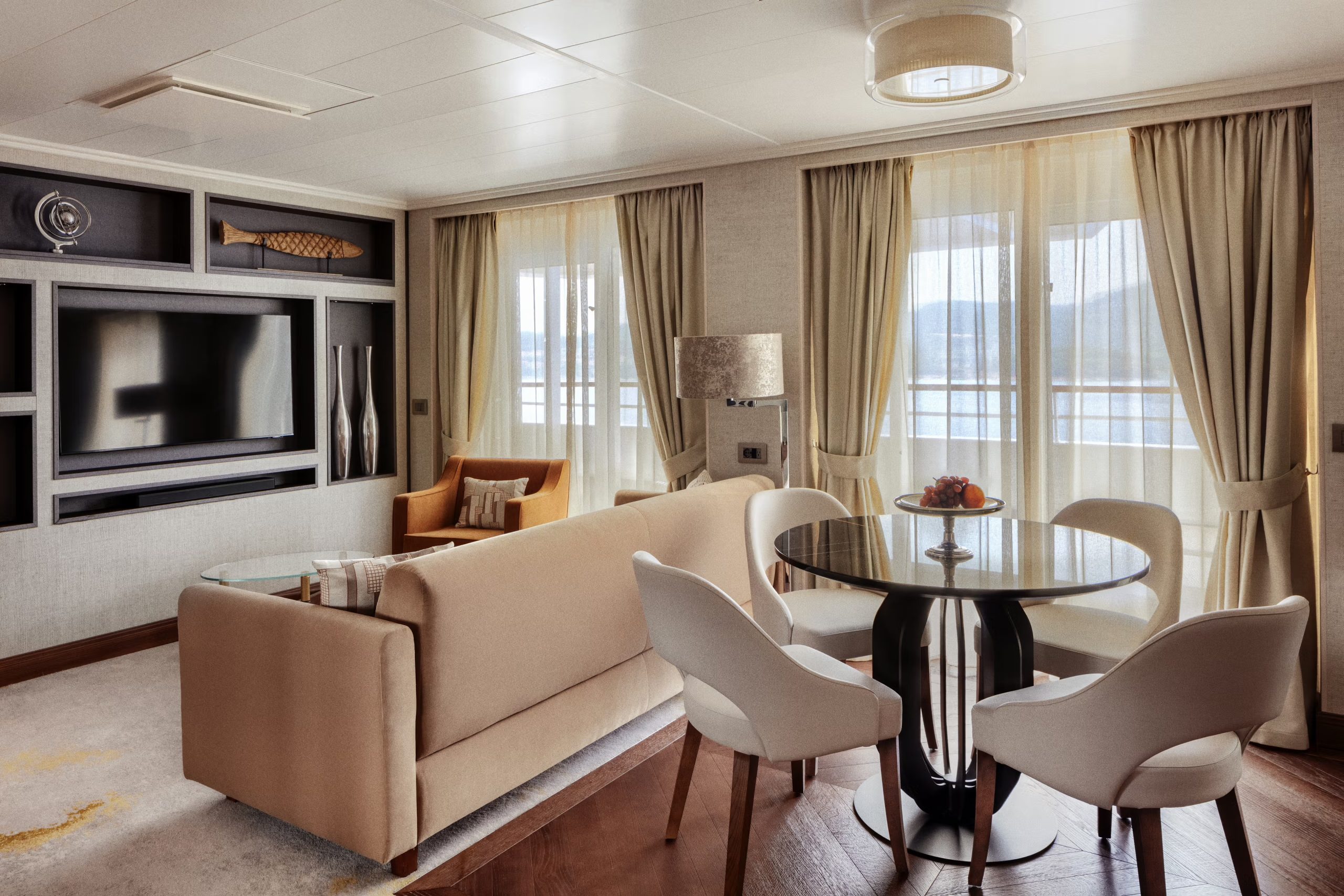 JUNIOR CRYSTAL PENTHOUSE SUITE 2
