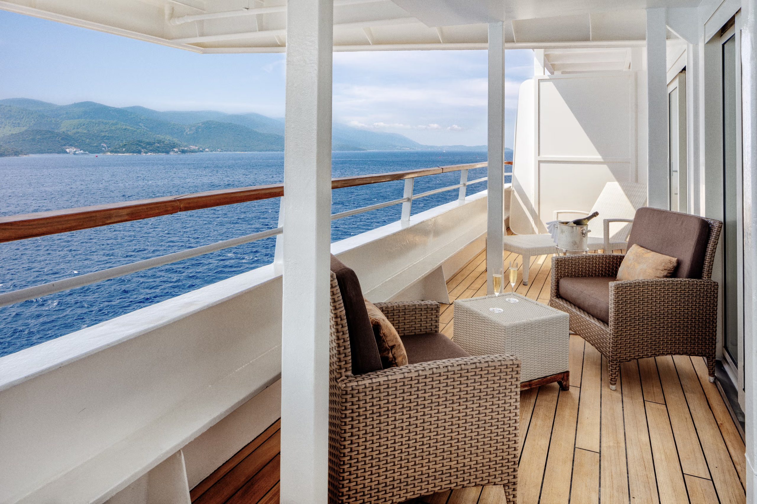 JUNIOR CRYSTAL PENTHOUSE SUITE 5