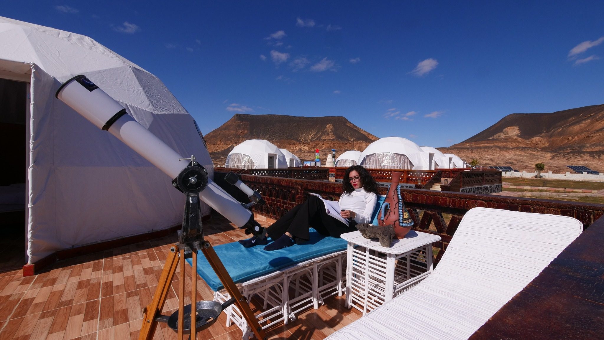 B&W Sahara Sky camp3