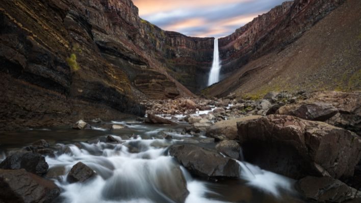 紅線瀑布Hengifoss