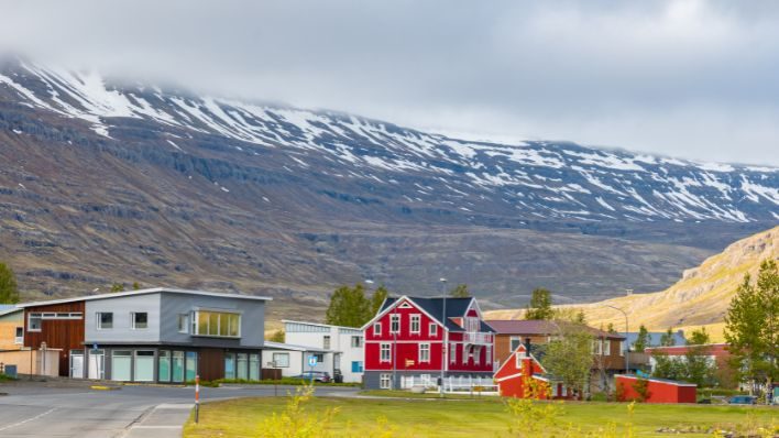 塞濟斯菲厄澤峽灣小鎮Seydisfjordur