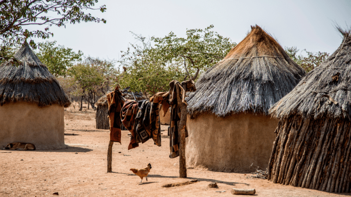 辛巴族紅泥人部落（Himba Village）