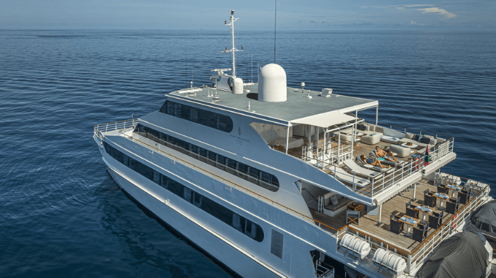 Four Seasons Explorer, Palau