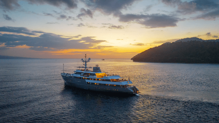 Aqua Blu, Aqua Expeditions