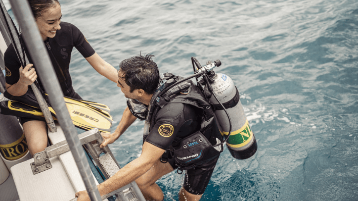 Four Seasons Explorer, Palau