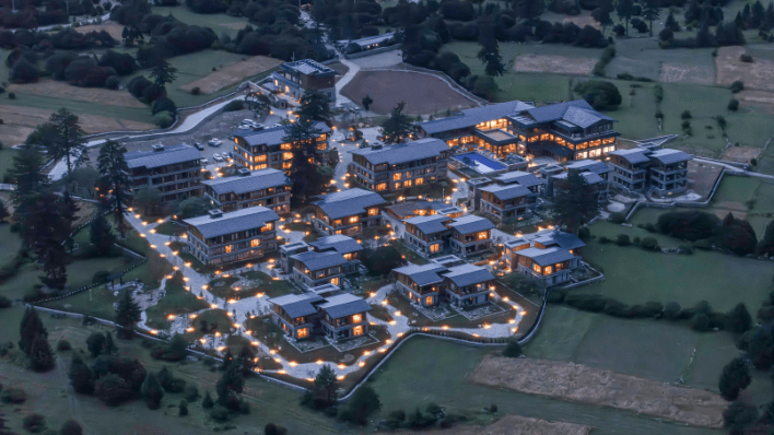 松贊巴松措林卡