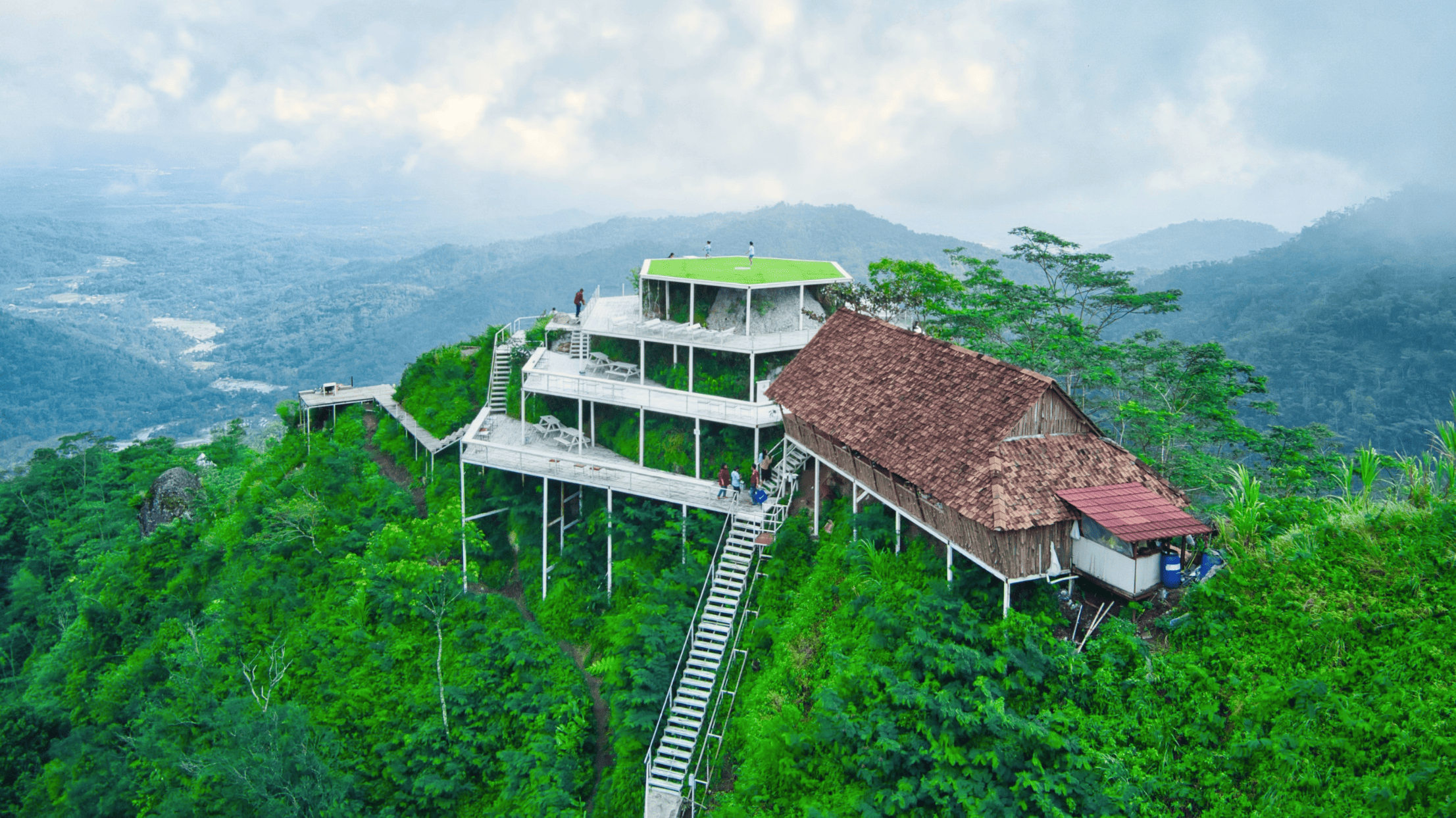 梅諾雷山脈健行